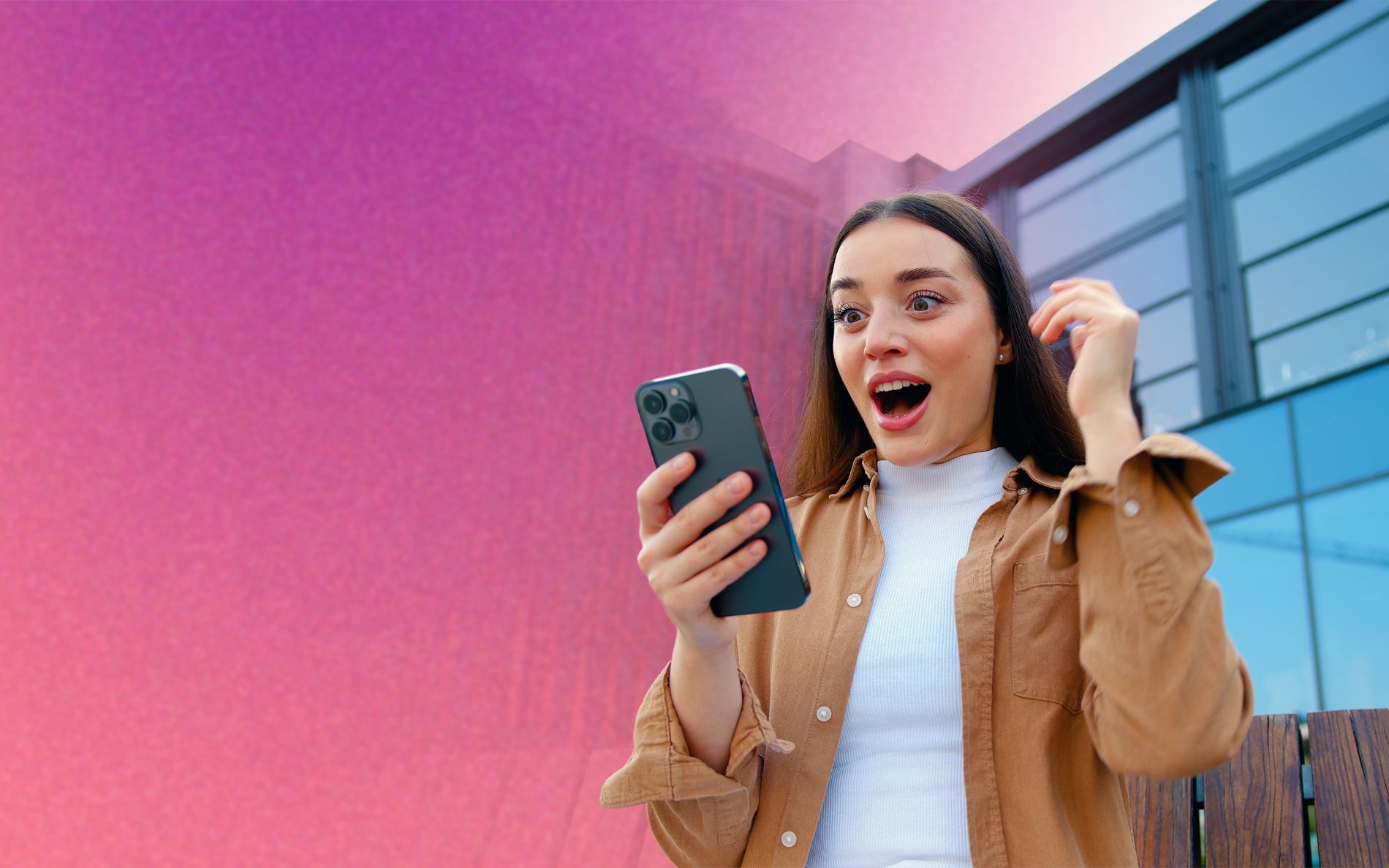 Loteria wiosenna w M1. Kobieta pozytywnie zaskoczona wygraną w loterii.